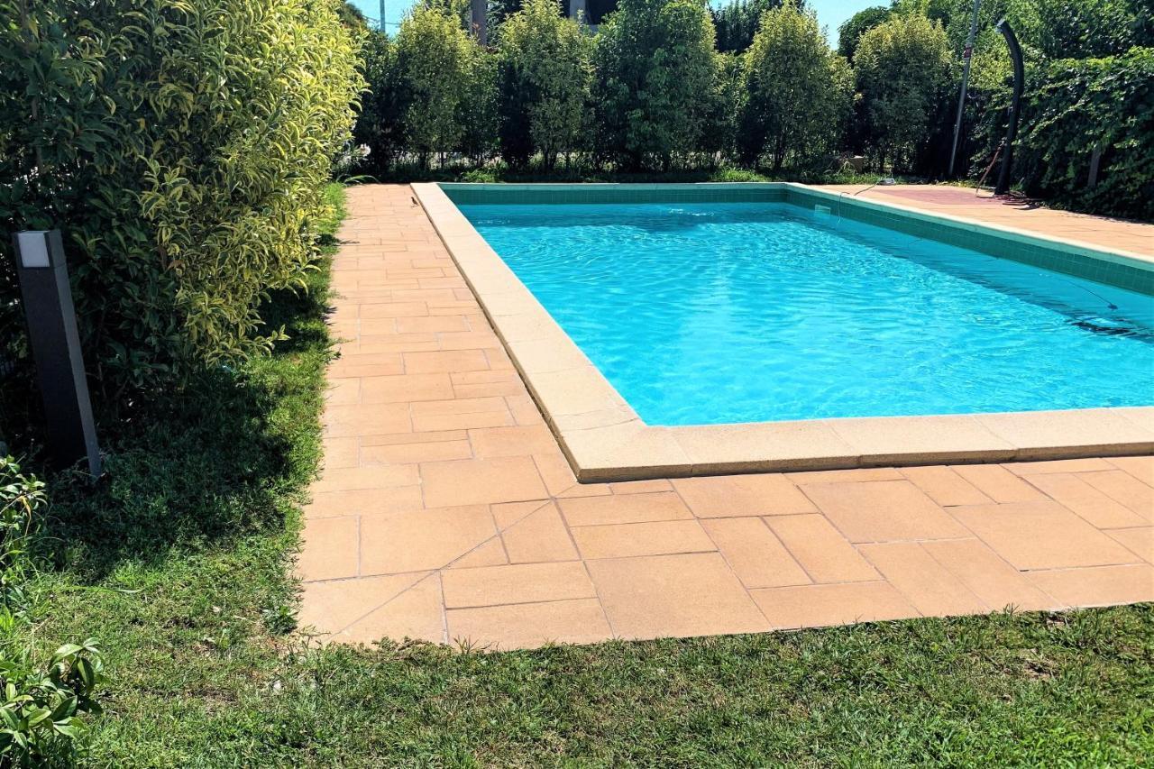 Apartment Charme And Relax With Garden And Swimming Pool Desenzano del Garda Exteriér fotografie