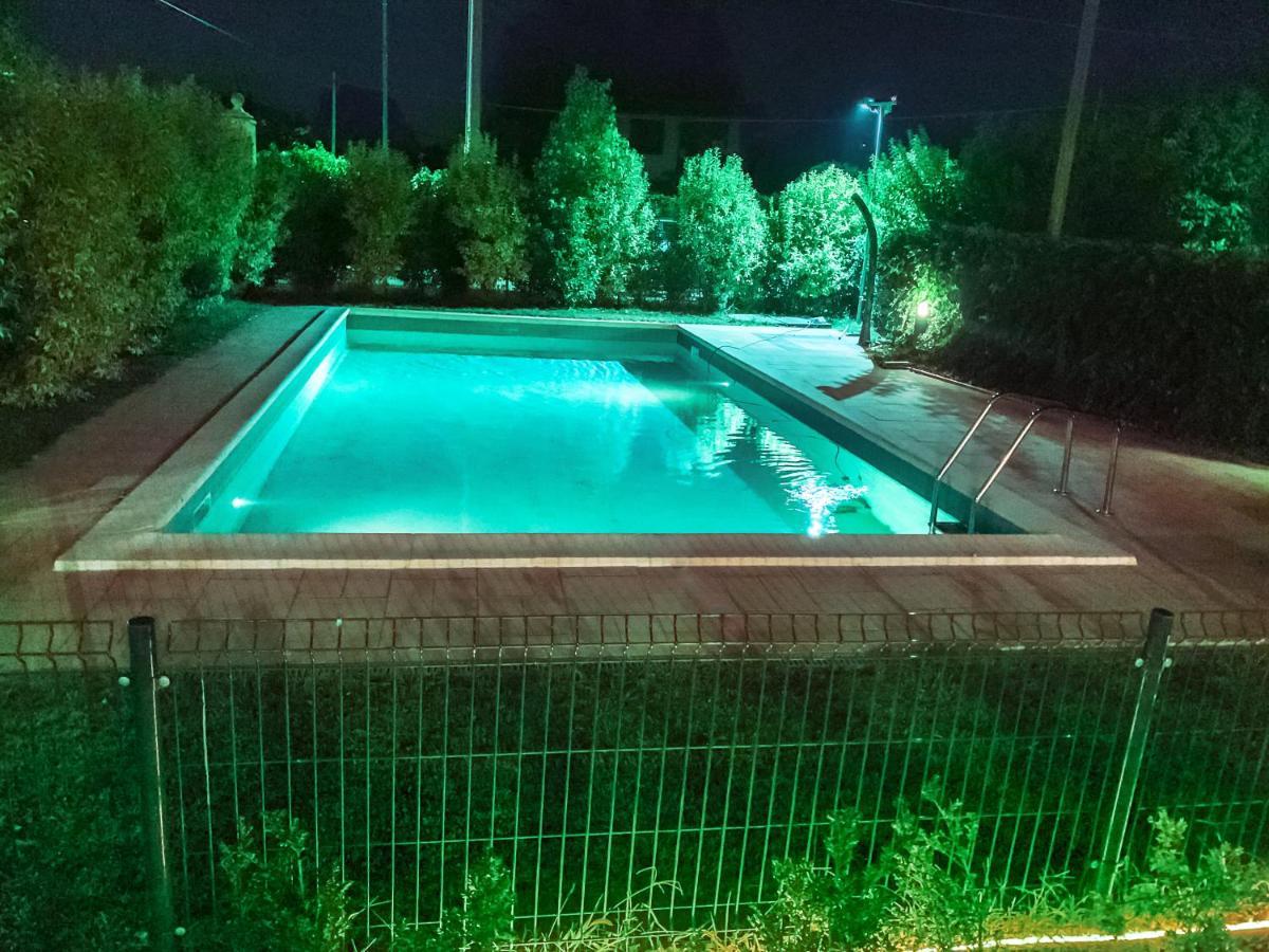 Apartment Charme And Relax With Garden And Swimming Pool Desenzano del Garda Exteriér fotografie