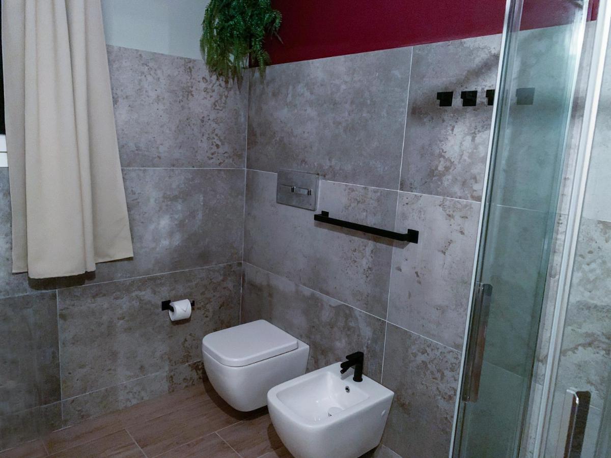 Apartment Charme And Relax With Garden And Swimming Pool Desenzano del Garda Exteriér fotografie