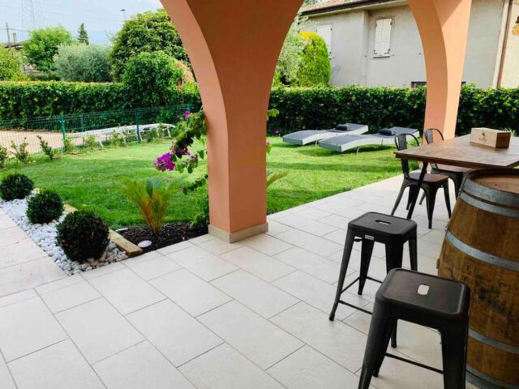 Apartment Charme And Relax With Garden And Swimming Pool Desenzano del Garda Exteriér fotografie