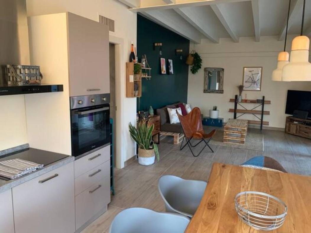 Apartment Charme And Relax With Garden And Swimming Pool Desenzano del Garda Exteriér fotografie